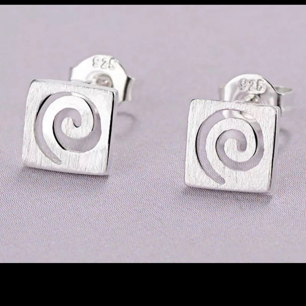 925 Sterling Silver Pattern Earrings Brand New